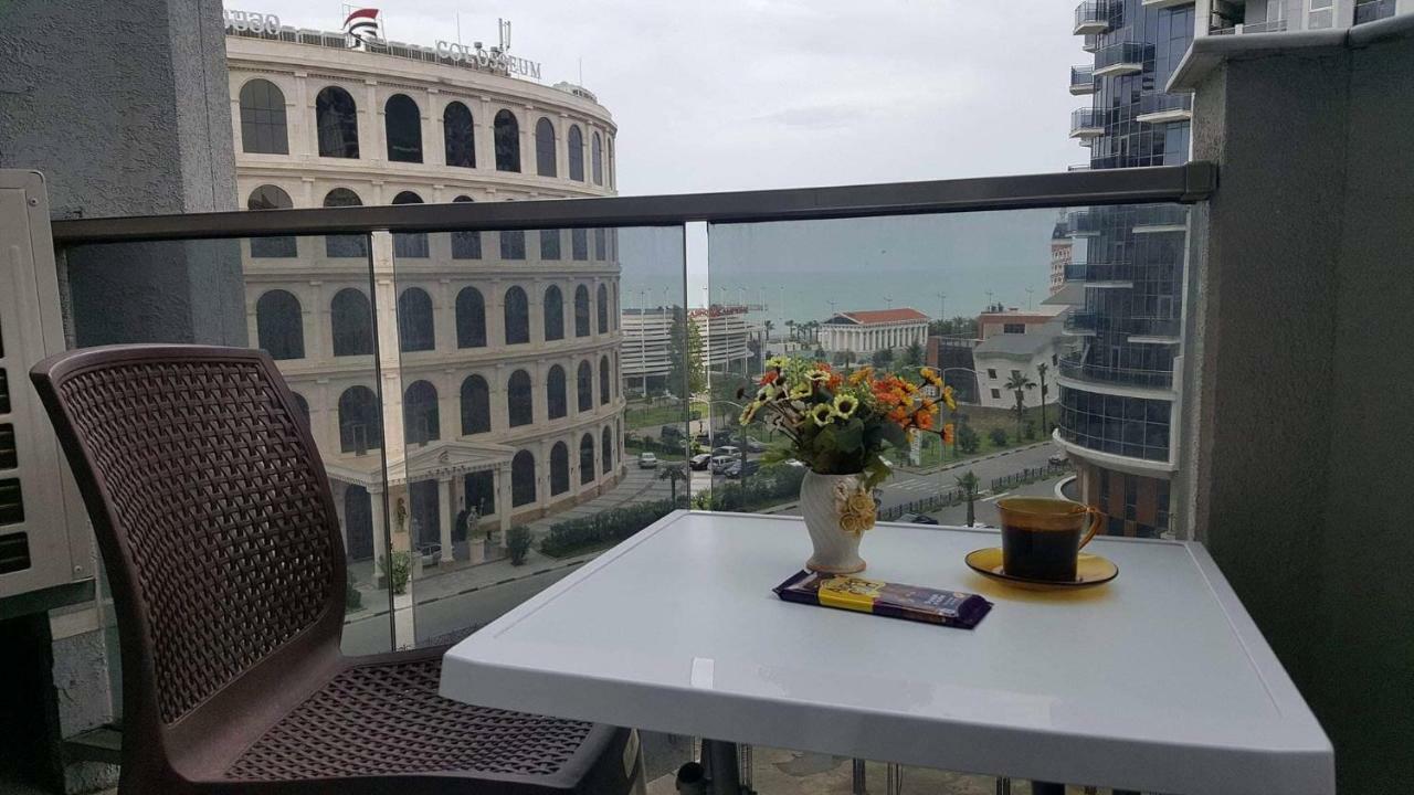 Lia'S Apartment In Orbi Batumi Kültér fotó